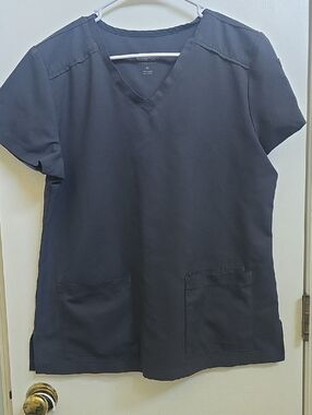 Womens Scrub Top in Pewter